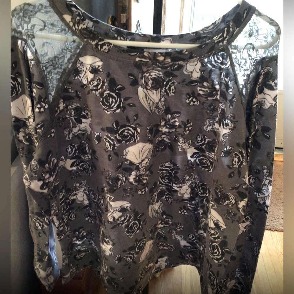 Torrid Disney Princess Pullover .